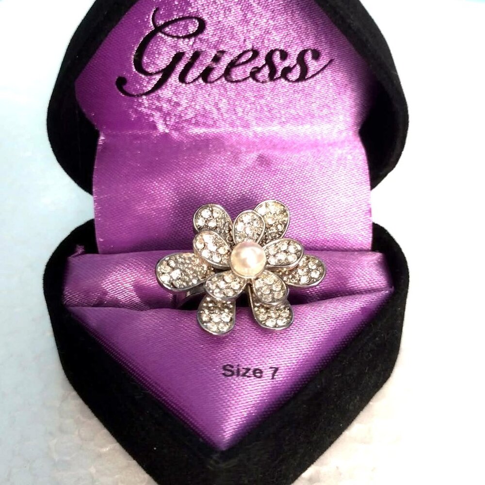Women’s Faux Pearl Rhinestone Size 7 Ring with Guess Heart Box